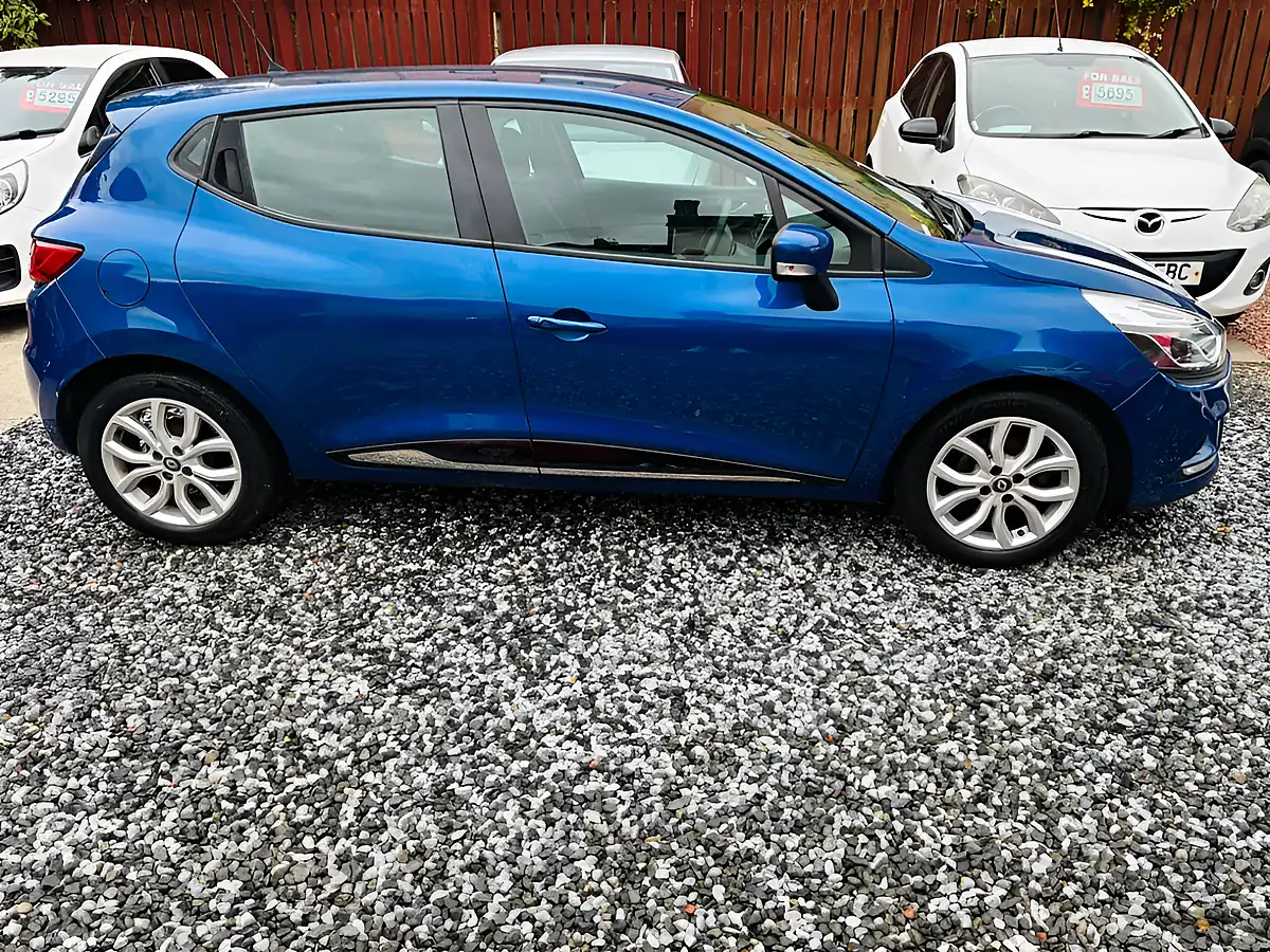 Used 2017 Renault Clio Dynamique Nav Blue - Interior and Exterior details 16