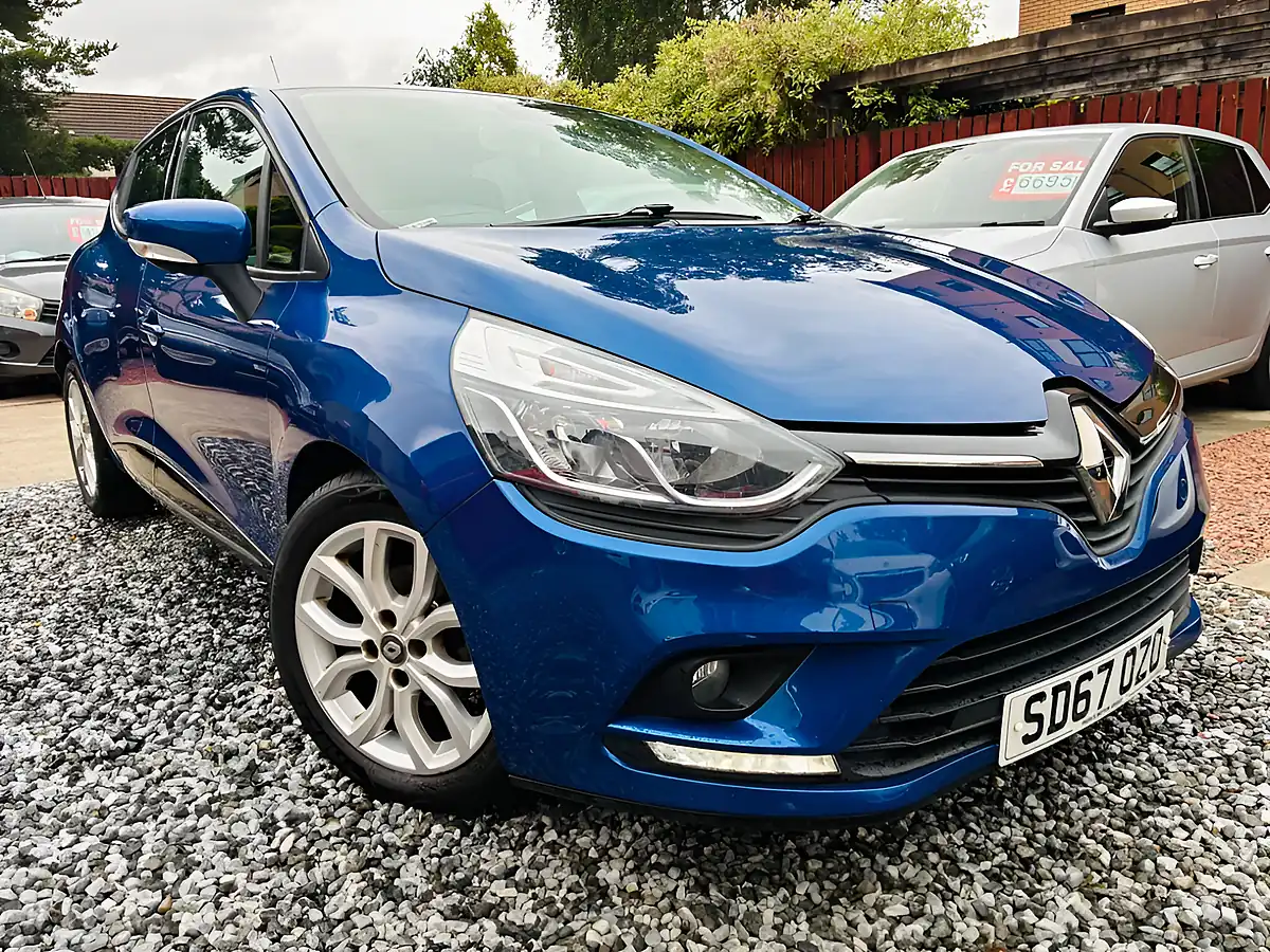 Used 2017 Renault Clio Dynamique Nav Blue - Interior and Exterior details 4