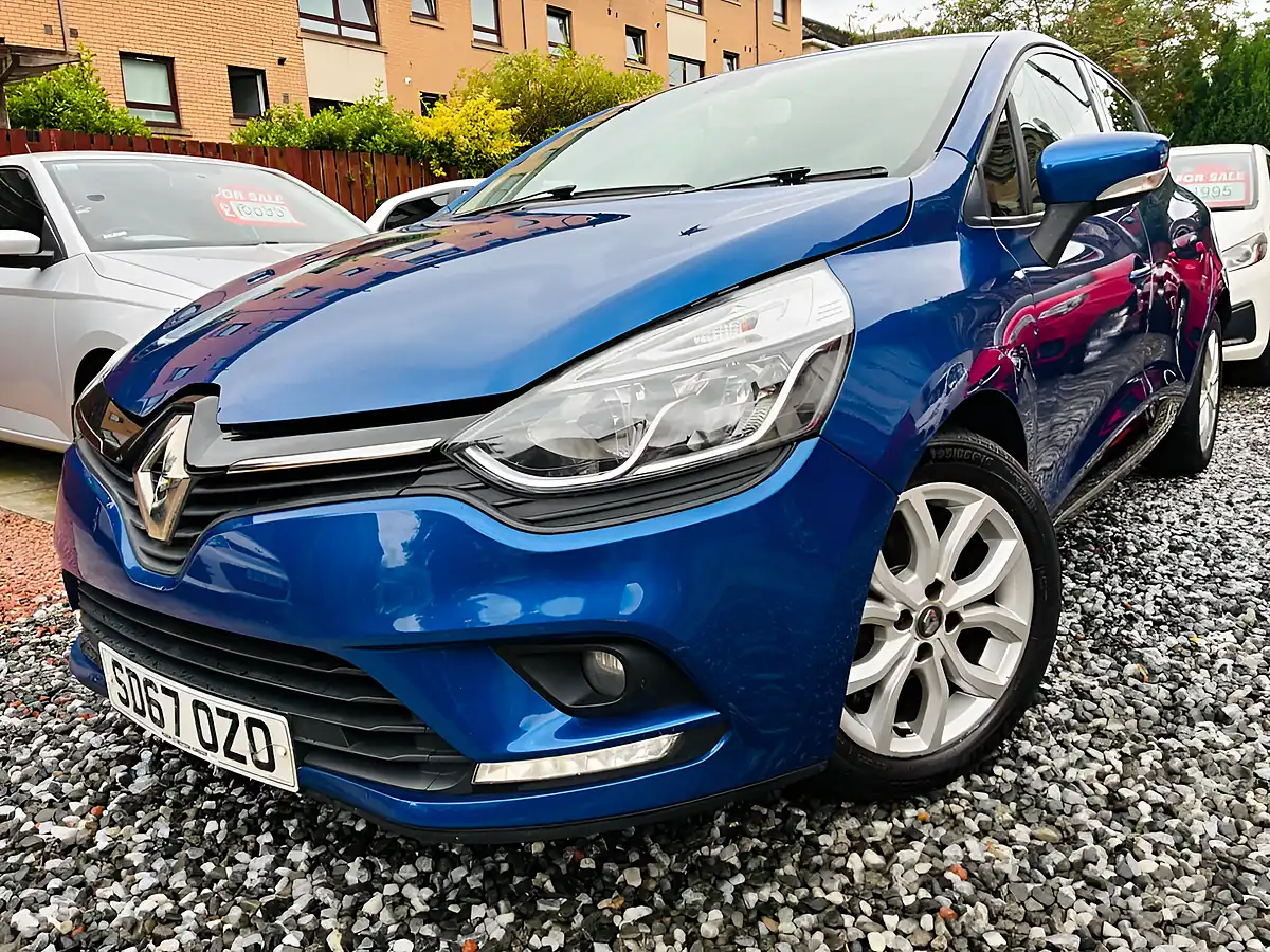 Used 2017 Renault Clio Dynamique Nav Blue - Interior and Exterior details 5
