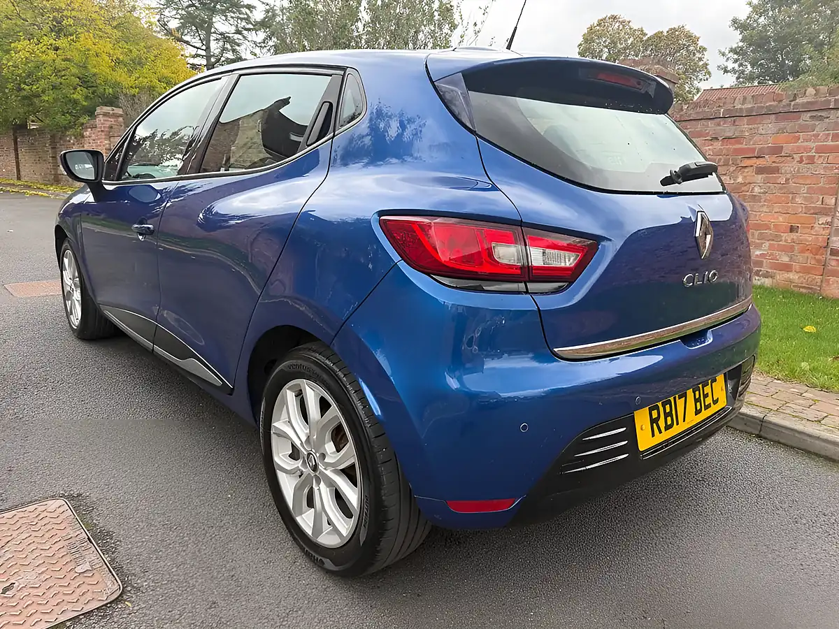 Used 2017 Renault Clio Dynamique Nav Blue - Interior and Exterior details 6