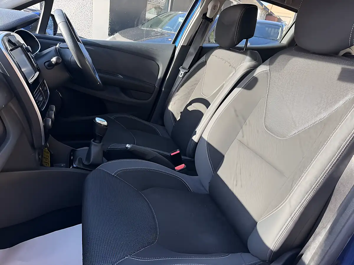 Used 2017 Renault Clio Dynamique Nav Blue - Interior and Exterior details 14