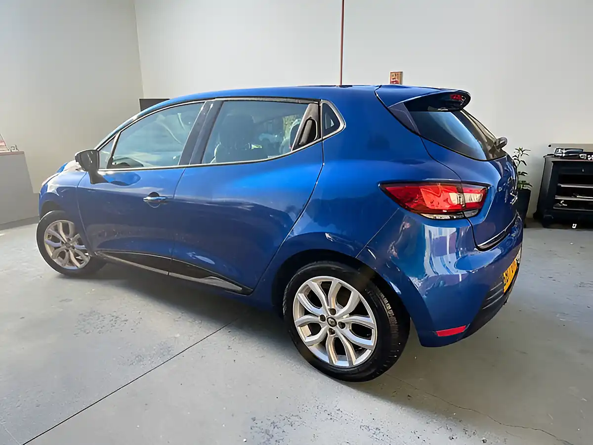 Used 2017 Renault Clio Dynamique Nav Blue - Interior and Exterior details 4