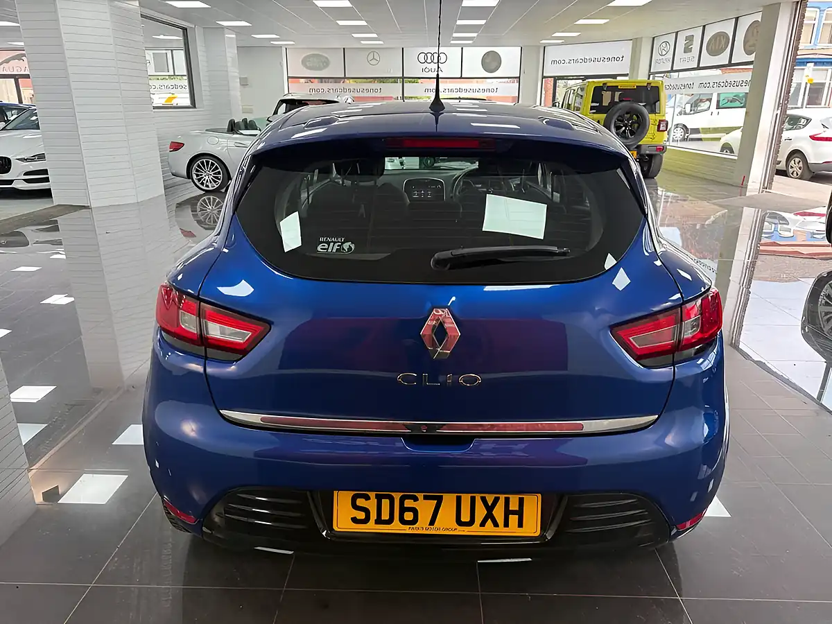 Used 2017 Renault Clio Dynamique Nav Blue - Interior and Exterior details 14