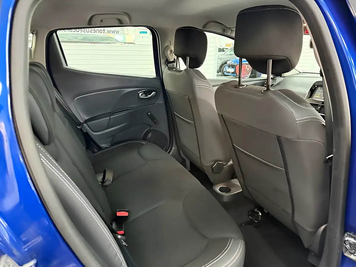 Used 2017 Renault Clio Dynamique Nav Blue - Interior and Exterior details 6