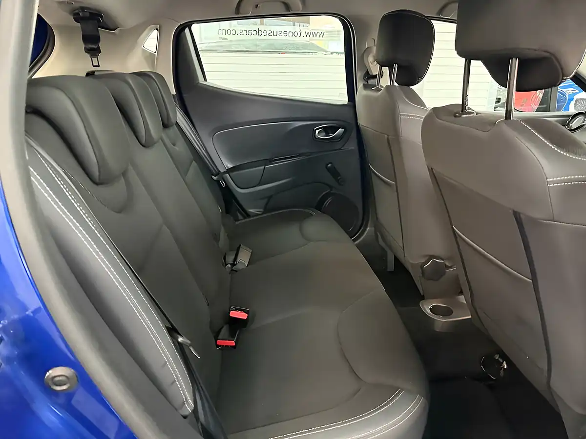 Used 2017 Renault Clio Dynamique Nav Blue - Interior and Exterior details 8