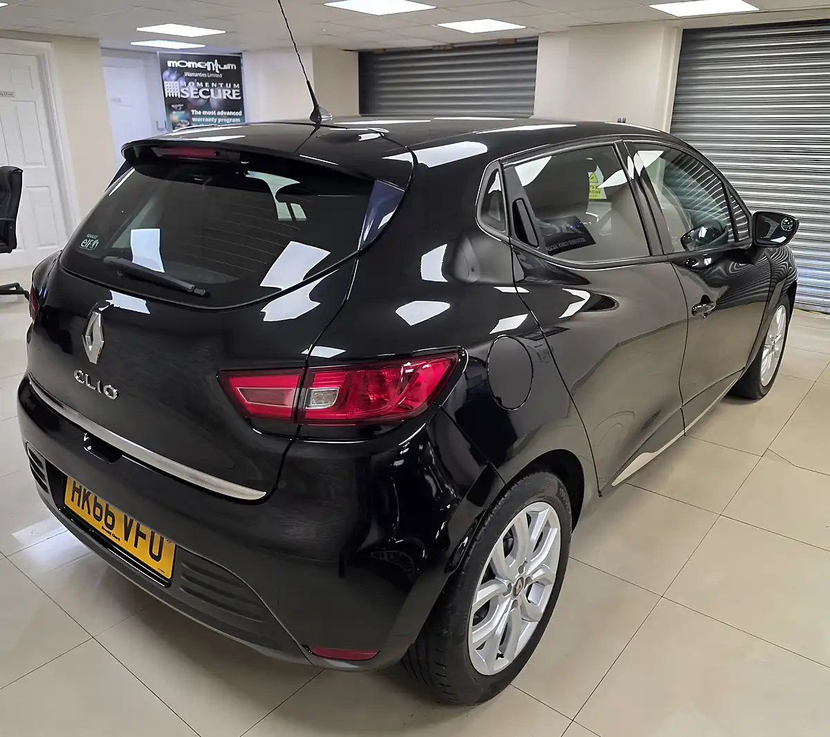 Used 2017 Renault Clio Dynamique Nav Diamond Black - Interior and Exterior details 4