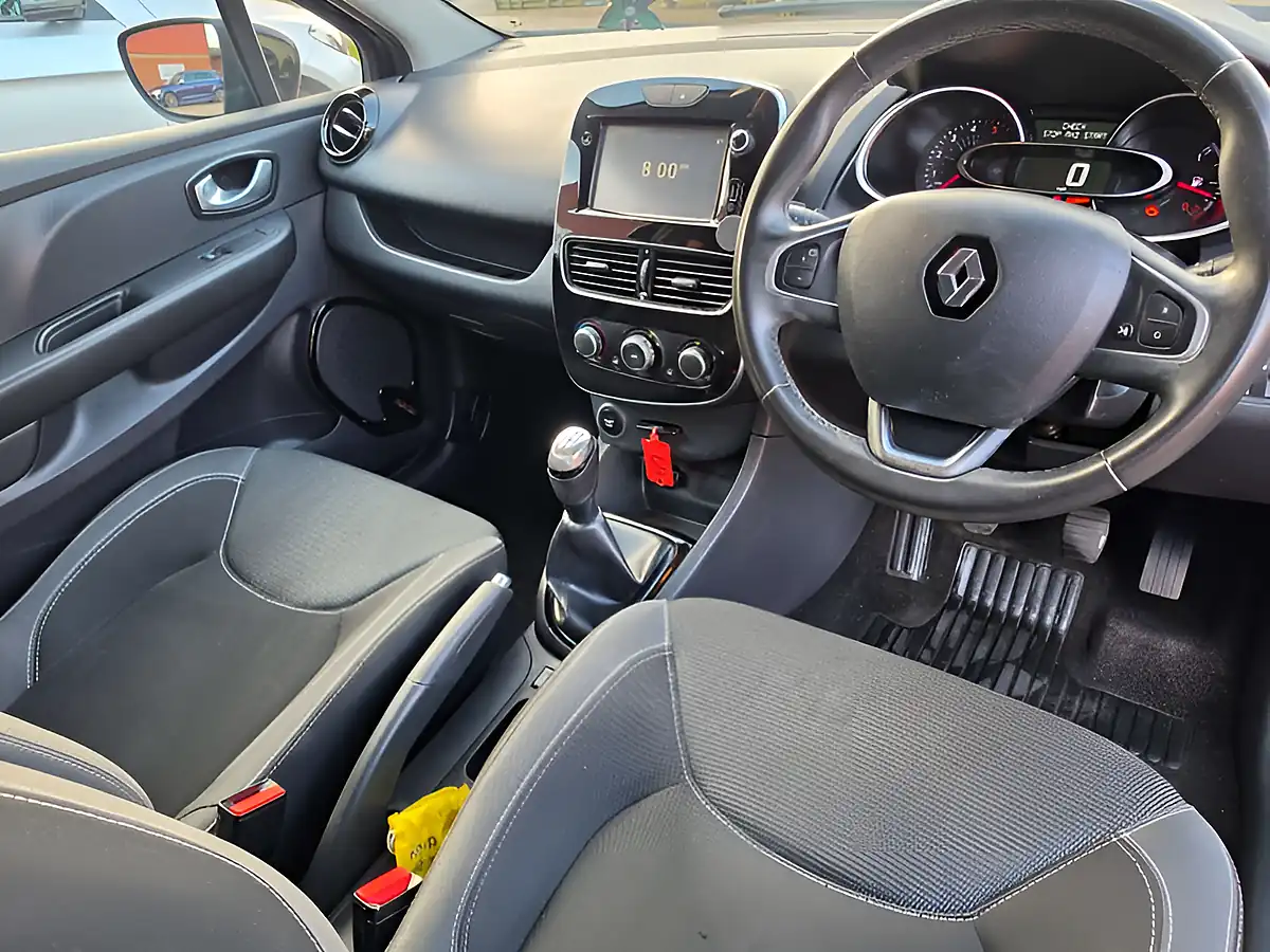 Used 2017 Renault Clio Dynamique Nav Eco Black - Interior and Exterior details 12