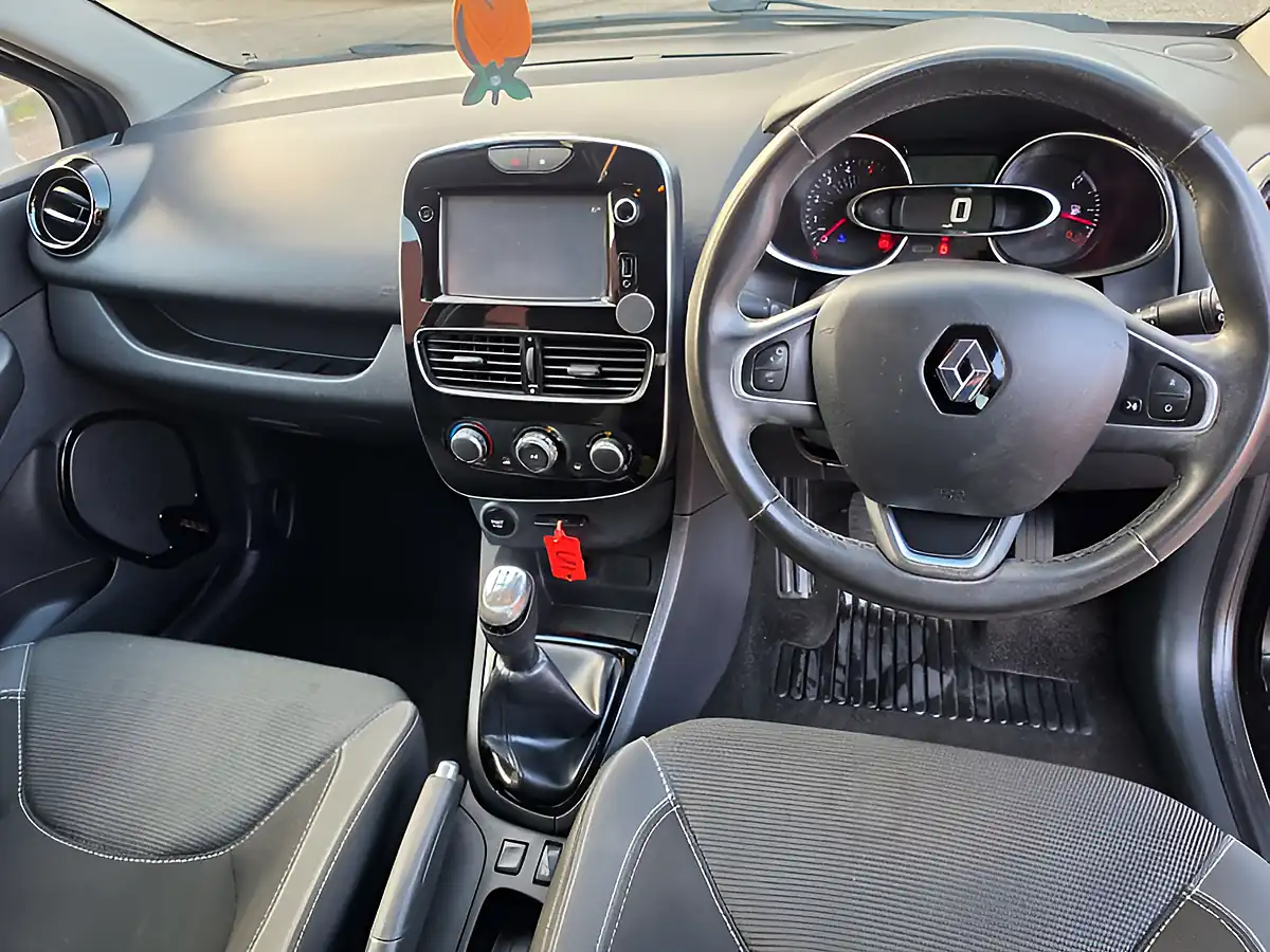 Used 2017 Renault Clio Dynamique Nav Eco Black - Interior and Exterior details 13