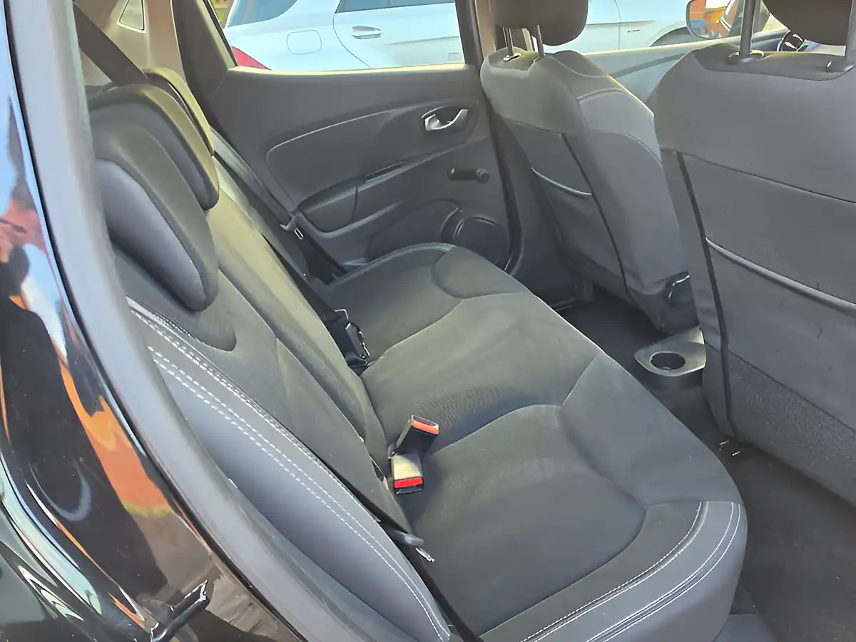 Used 2017 Renault Clio Dynamique Nav Eco Black - Interior and Exterior details 18