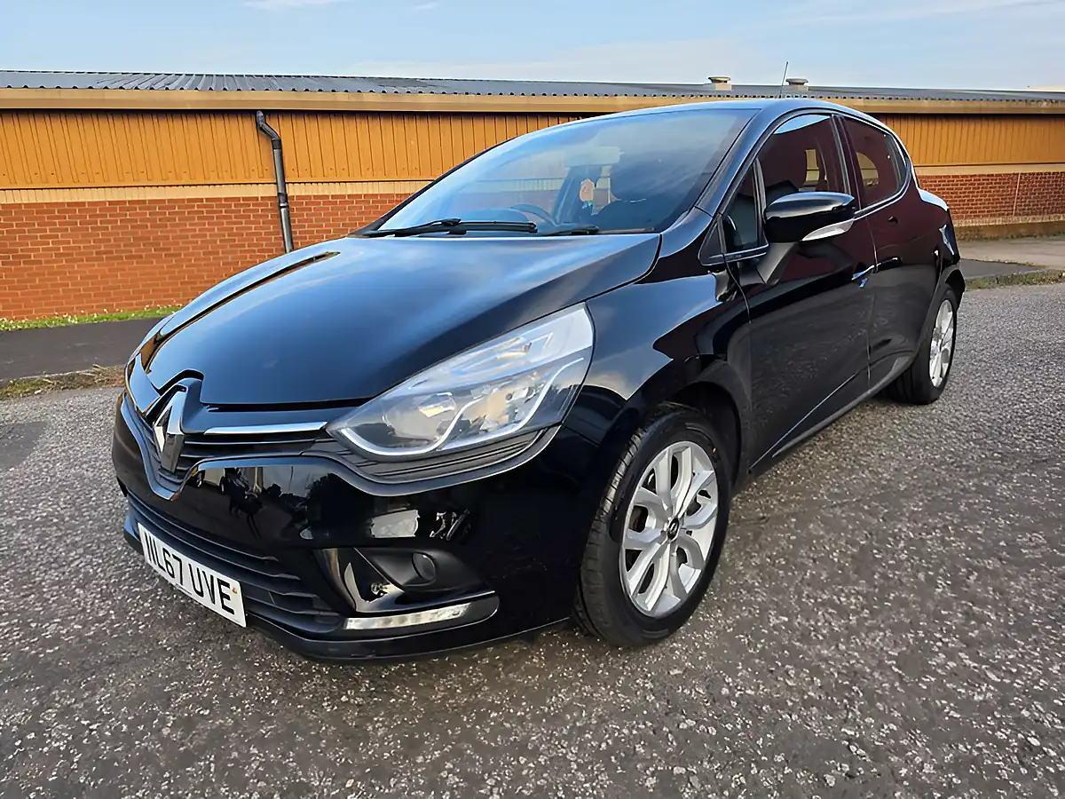 Used 2017 Renault Clio Dynamique Nav Eco Black - Interior and Exterior details 3