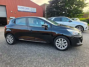 Used 2017 Renault Clio Dynamique Nav Eco Black - Interior and Exterior details 4