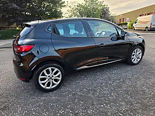 Used 2017 Renault Clio Dynamique Nav Eco Black - Interior and Exterior details 6