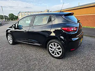 Used 2017 Renault Clio Dynamique Nav Eco Black - Interior and Exterior details 7