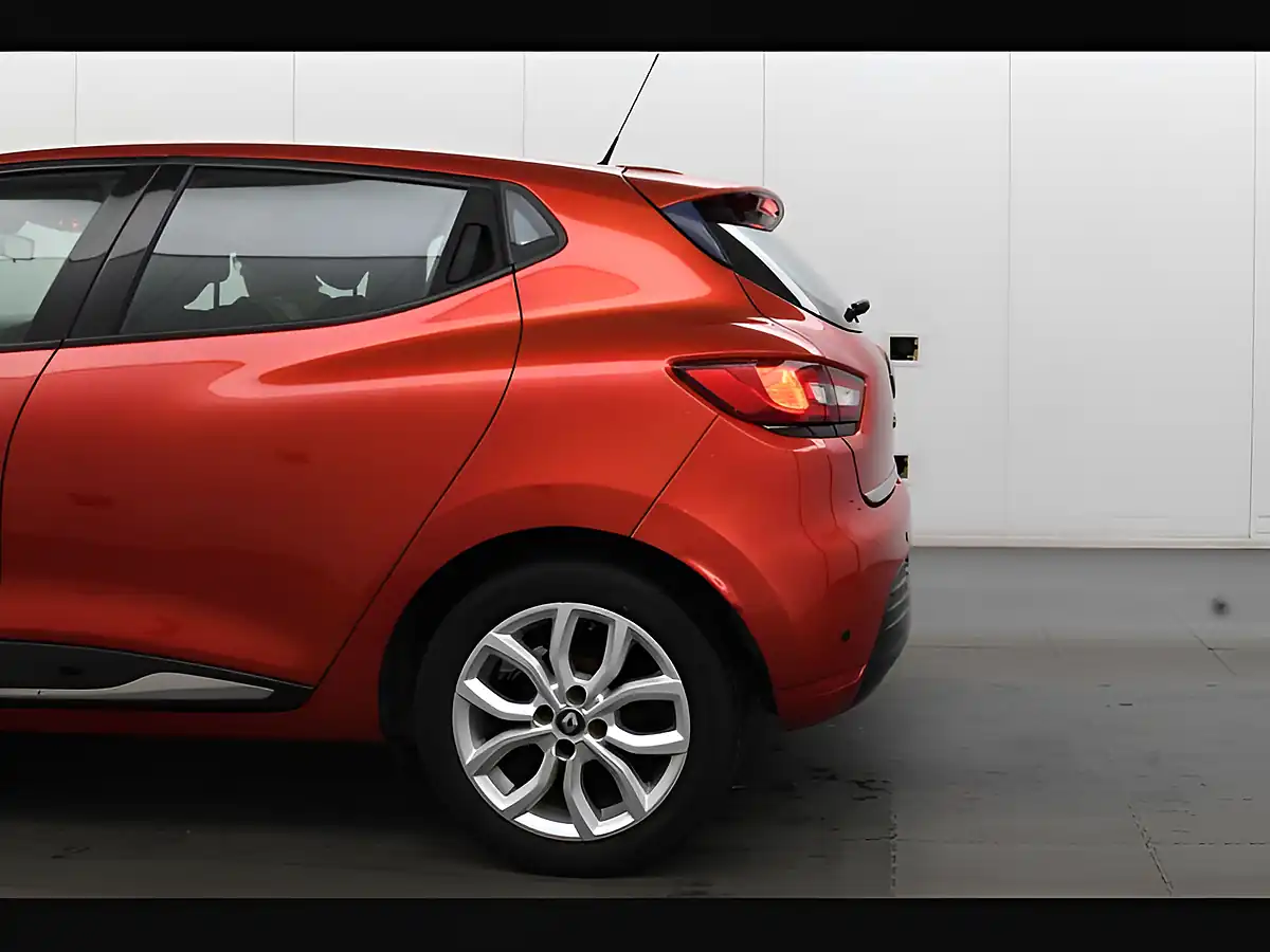 Used 2017 Renault Clio Dynamique Nav Flame Red - Interior and Exterior details 10