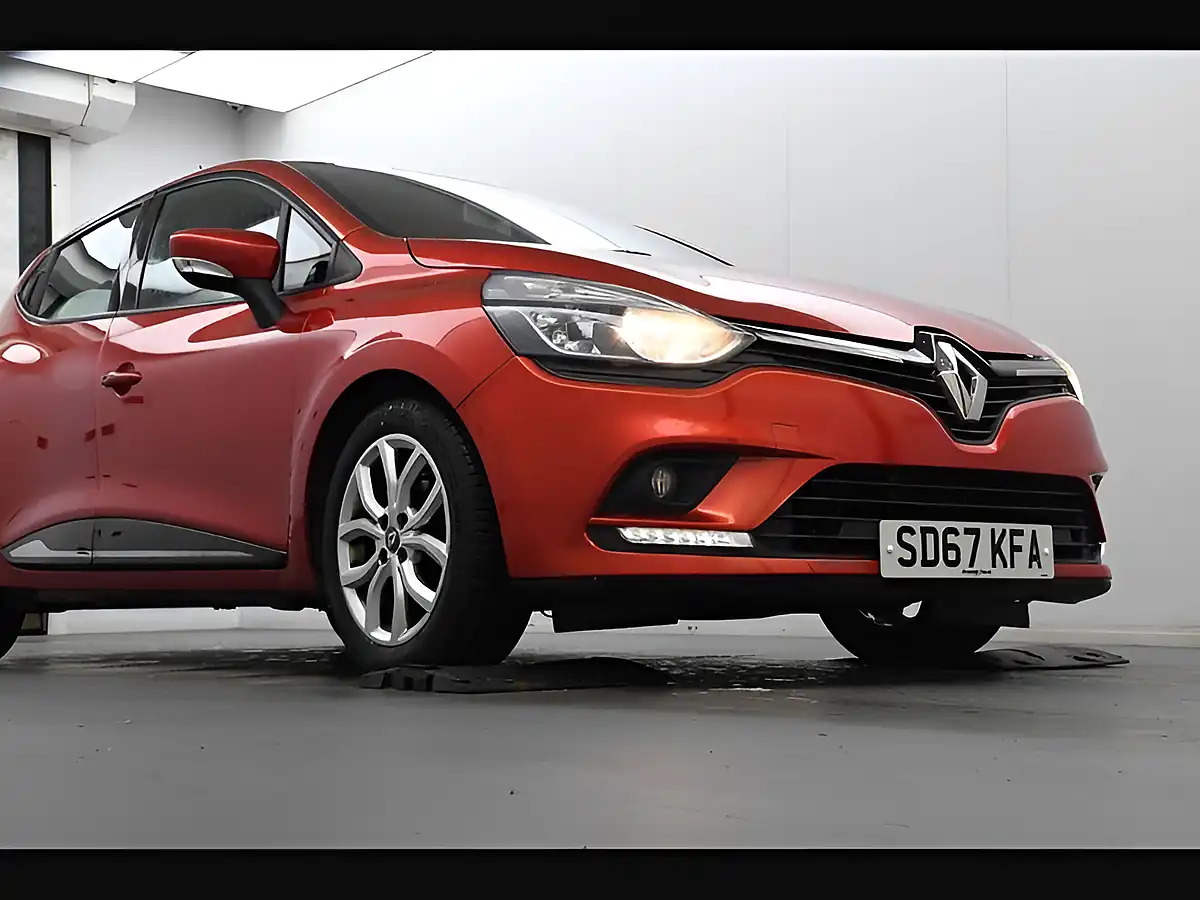 Used 2017 Renault Clio Dynamique Nav Flame Red - Interior and Exterior details 14