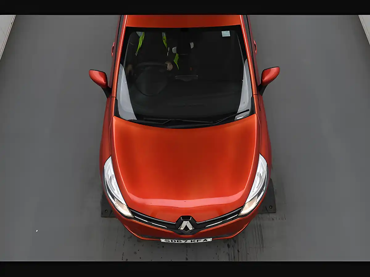 Used 2017 Renault Clio Dynamique Nav Flame Red - Interior and Exterior details 3