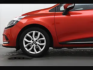 Used 2017 Renault Clio Dynamique Nav Flame Red - Interior and Exterior details 9