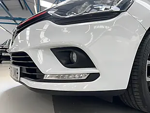 Used 2017 Renault Clio Dynamique Nav Glacier White - Interior and Exterior details 17