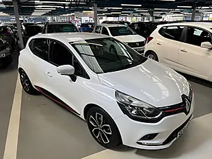 Used 2017 Renault Clio Dynamique Nav Glacier White - Interior and Exterior details 4