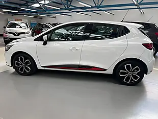 Used 2017 Renault Clio Dynamique Nav Glacier White - Interior and Exterior details 8