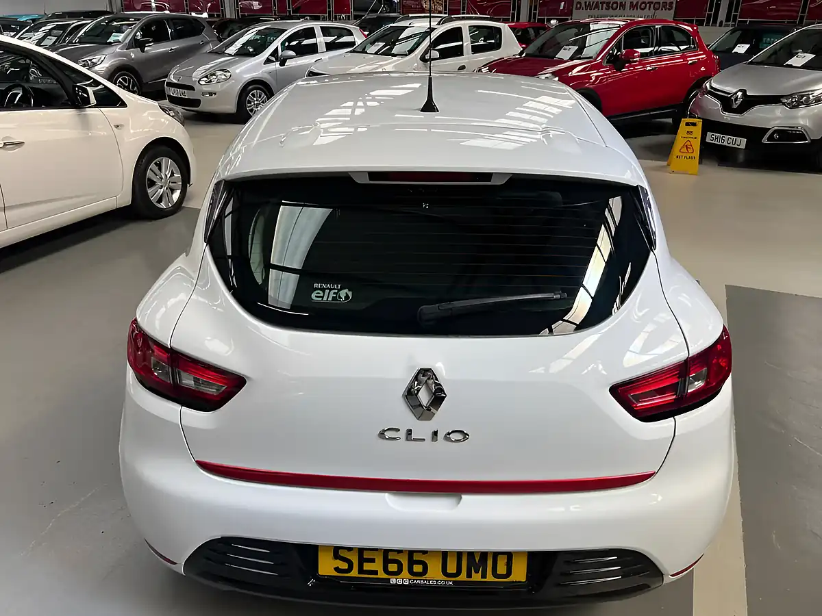 Used 2017 Renault Clio Dynamique Nav Glacier White - Interior and Exterior details 9