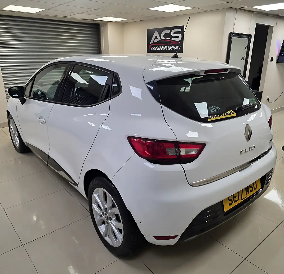 Used 2017 Renault Clio Dynamique Nav Glacier White - Interior and Exterior details 2