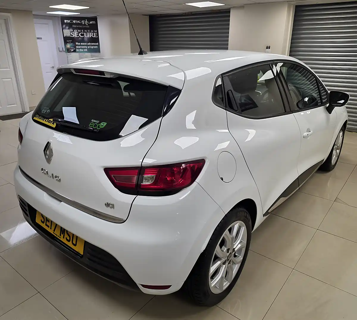 Used 2017 Renault Clio Dynamique Nav Glacier White - Interior and Exterior details 3