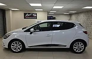 Used 2017 Renault Clio Dynamique Nav Glacier White - Interior and Exterior details 5