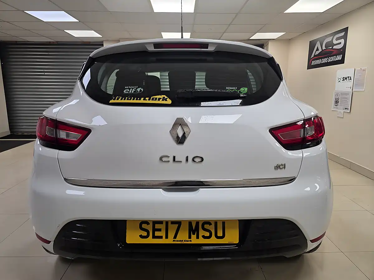 Used 2017 Renault Clio Dynamique Nav Glacier White - Interior and Exterior details 6