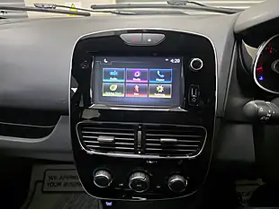 Used 2017 Renault Clio Dynamique Nav Glacier White - Interior and Exterior details 9