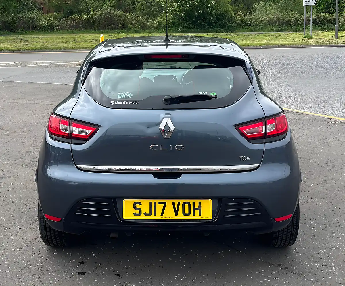Used 2017 Renault Clio Dynamique Nav Grey - Interior and Exterior details 10