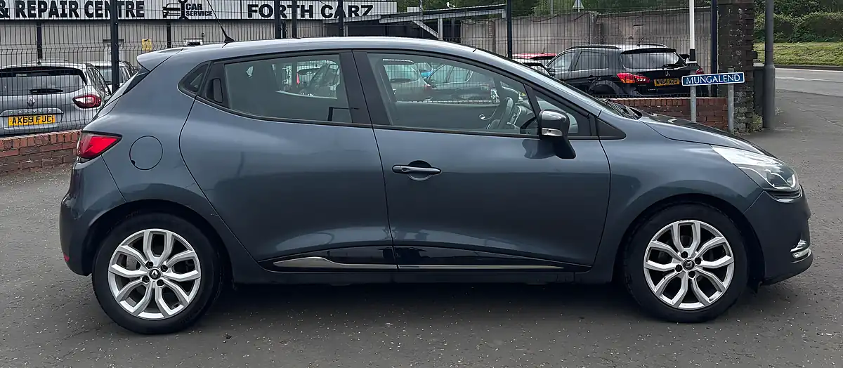 Used 2017 Renault Clio Dynamique Nav Grey - Interior and Exterior details 4
