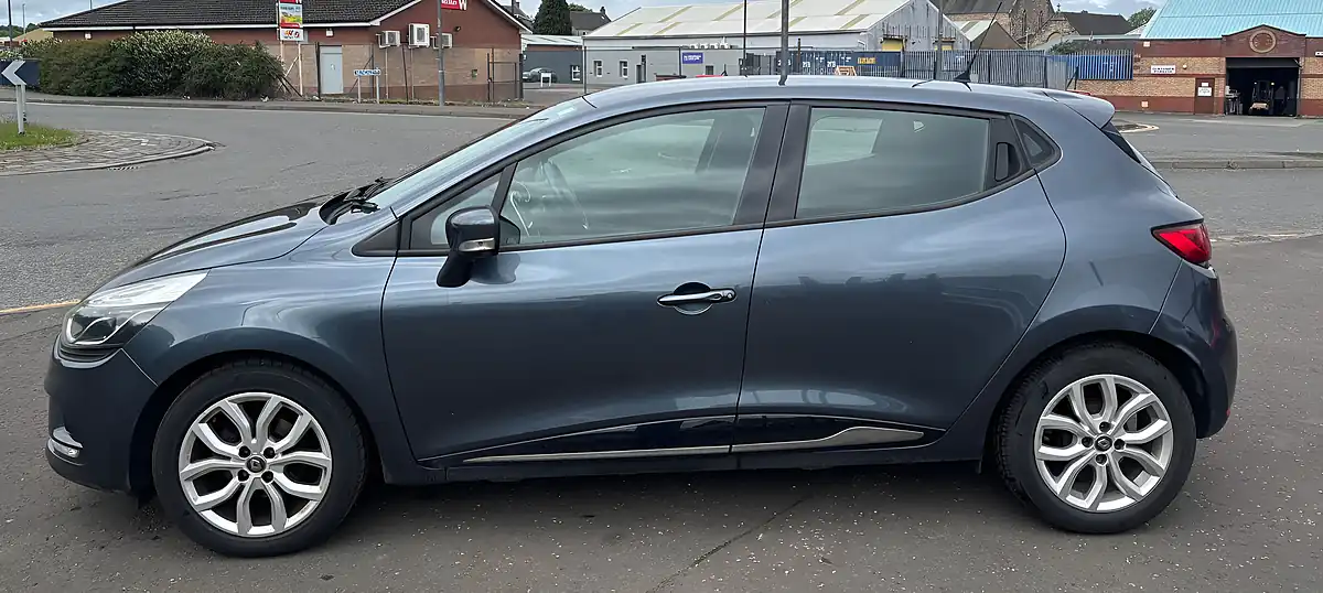 Used 2017 Renault Clio Dynamique Nav Grey - Interior and Exterior details 5
