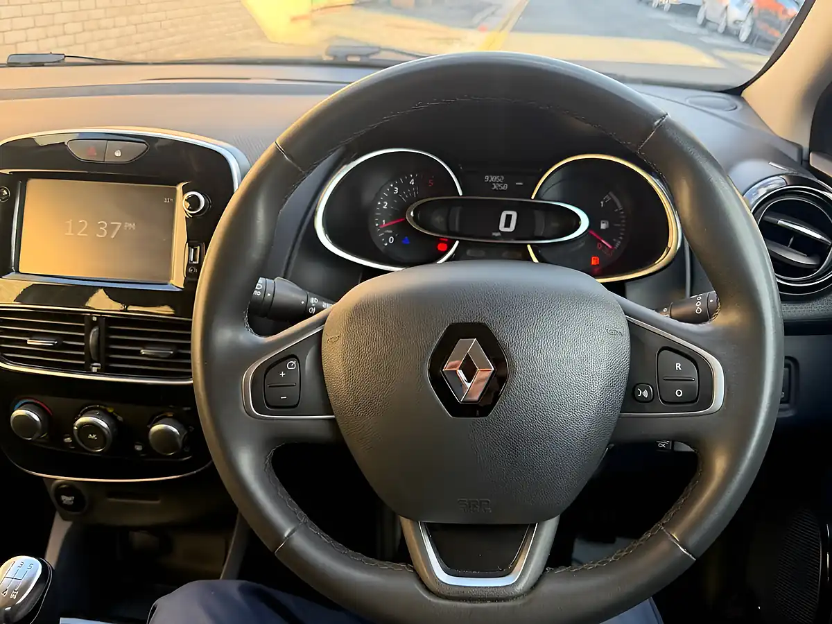 Used 2017 Renault Clio Dynamique Nav Grey - Interior and Exterior details 16
