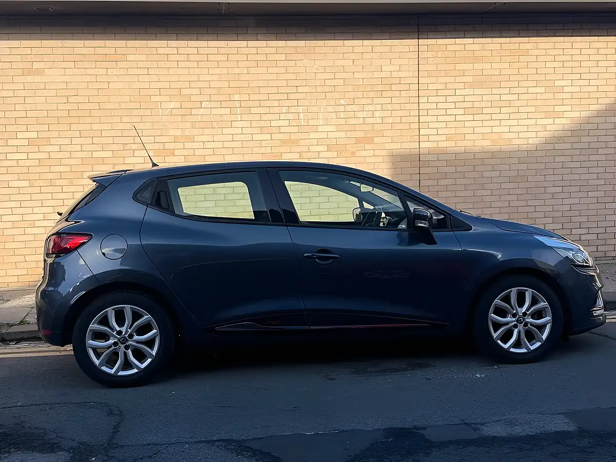 Used 2017 Renault Clio Dynamique Nav Grey - Interior and Exterior details 2