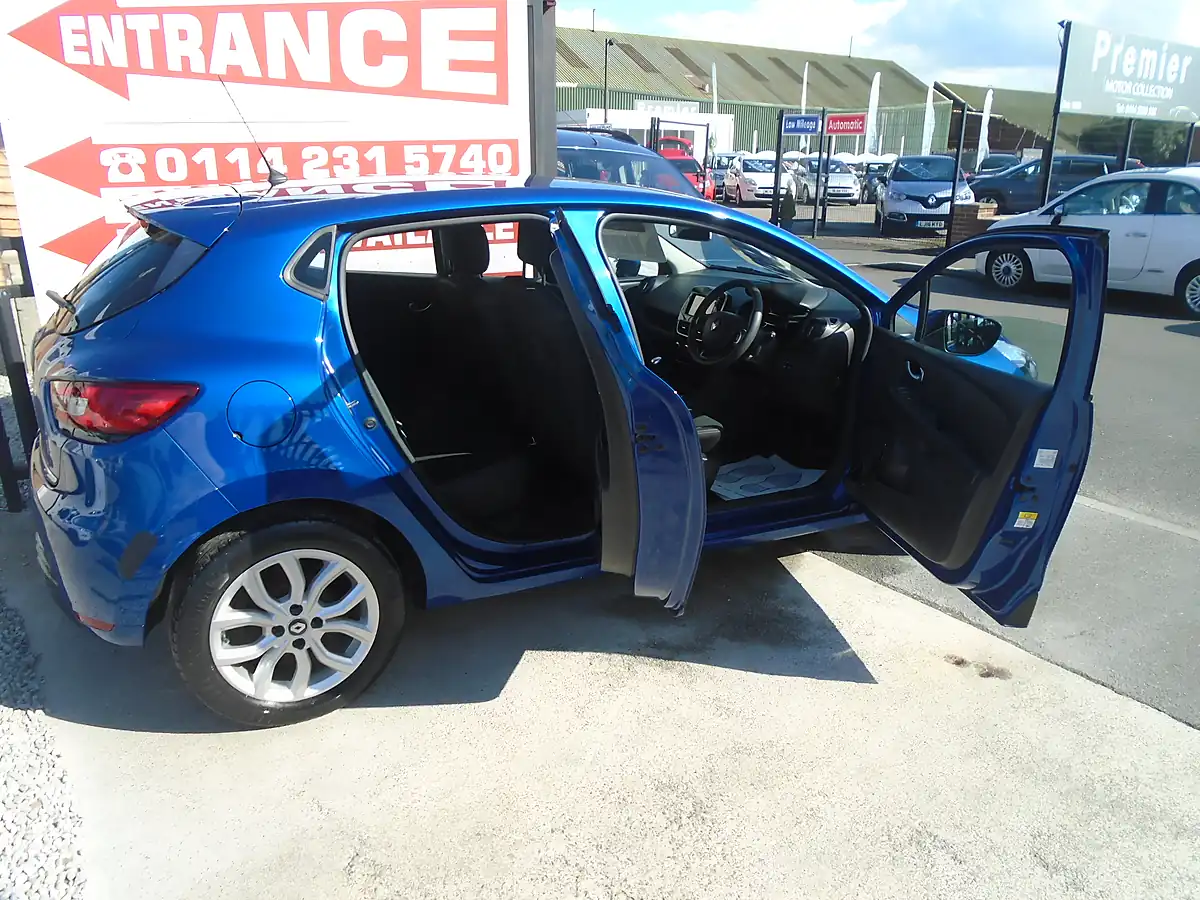 Used 2017 Renault Clio Dynamique Nav Iron Blue - Interior and Exterior details 7