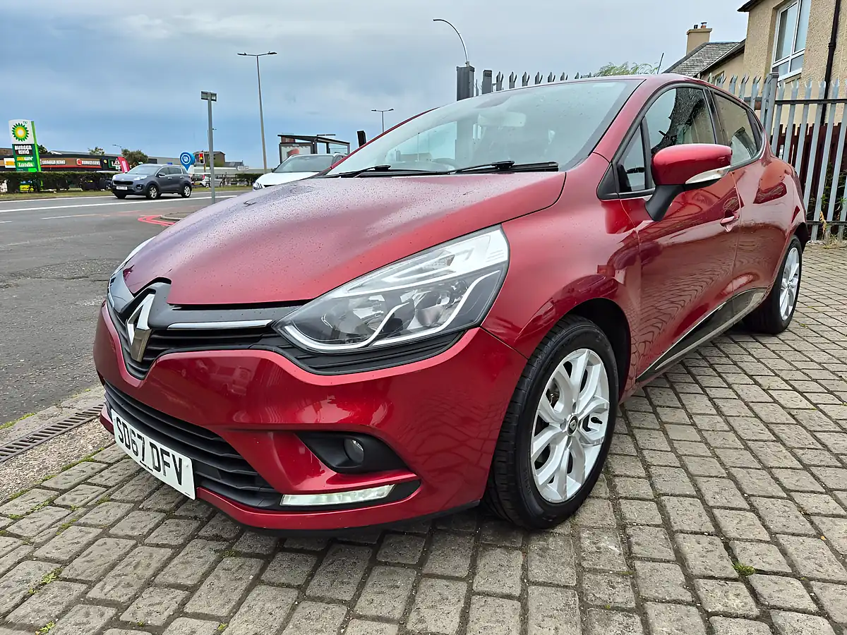 Used 2017 Renault Clio Dynamique Nav Mars Red - Interior and Exterior details 3