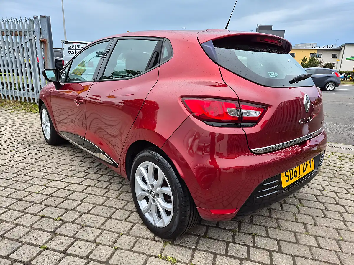 Used 2017 Renault Clio Dynamique Nav Mars Red - Interior and Exterior details 4