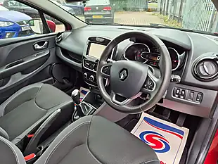 Used 2017 Renault Clio Dynamique Nav Mars Red - Interior and Exterior details 8