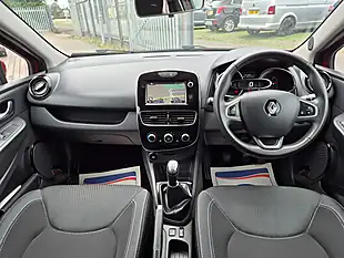 Used 2017 Renault Clio Dynamique Nav Mars Red - Interior and Exterior details 9