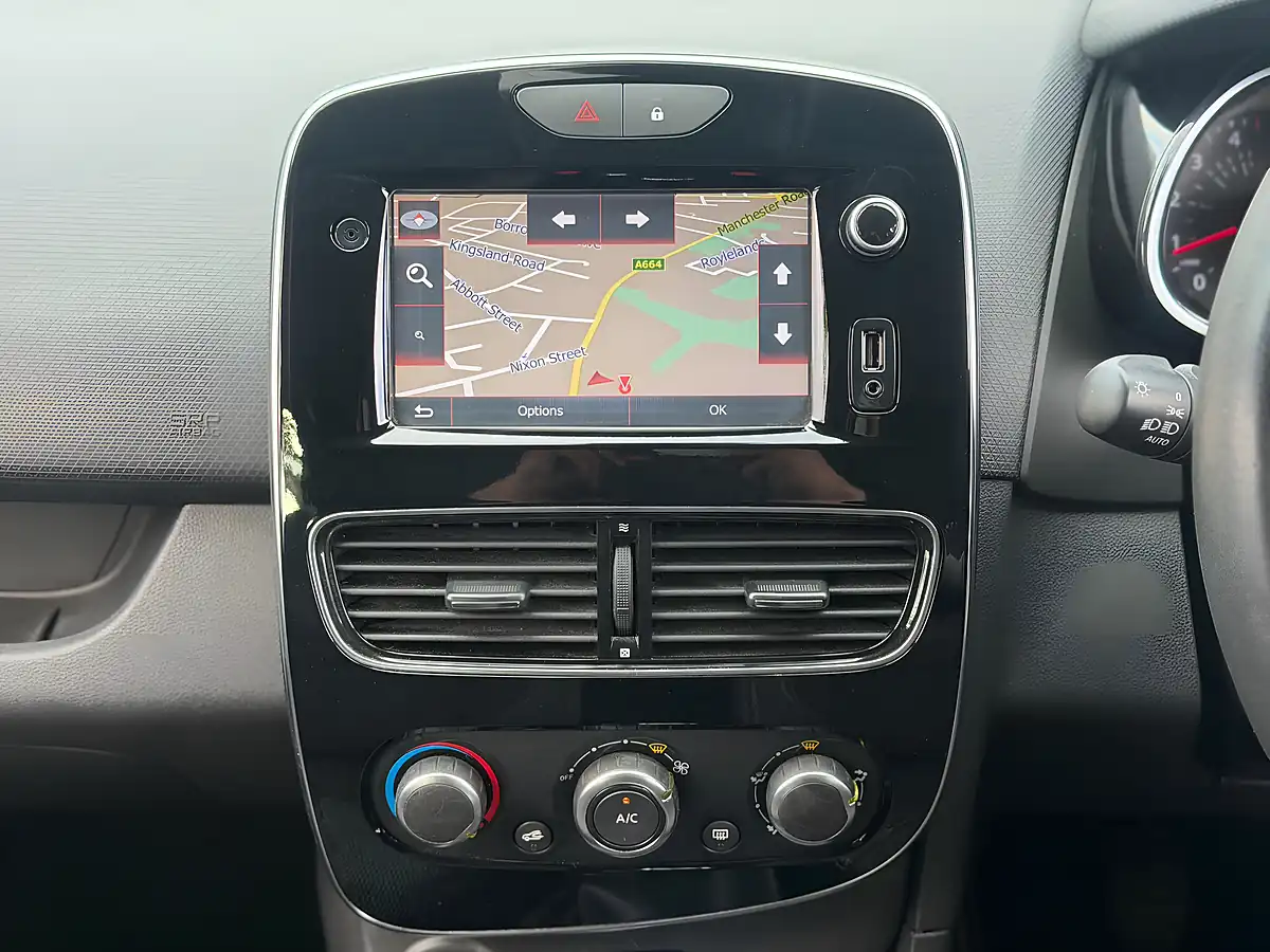 Used 2017 Renault Clio Dynamique Nav Mercury - Interior and Exterior details 13