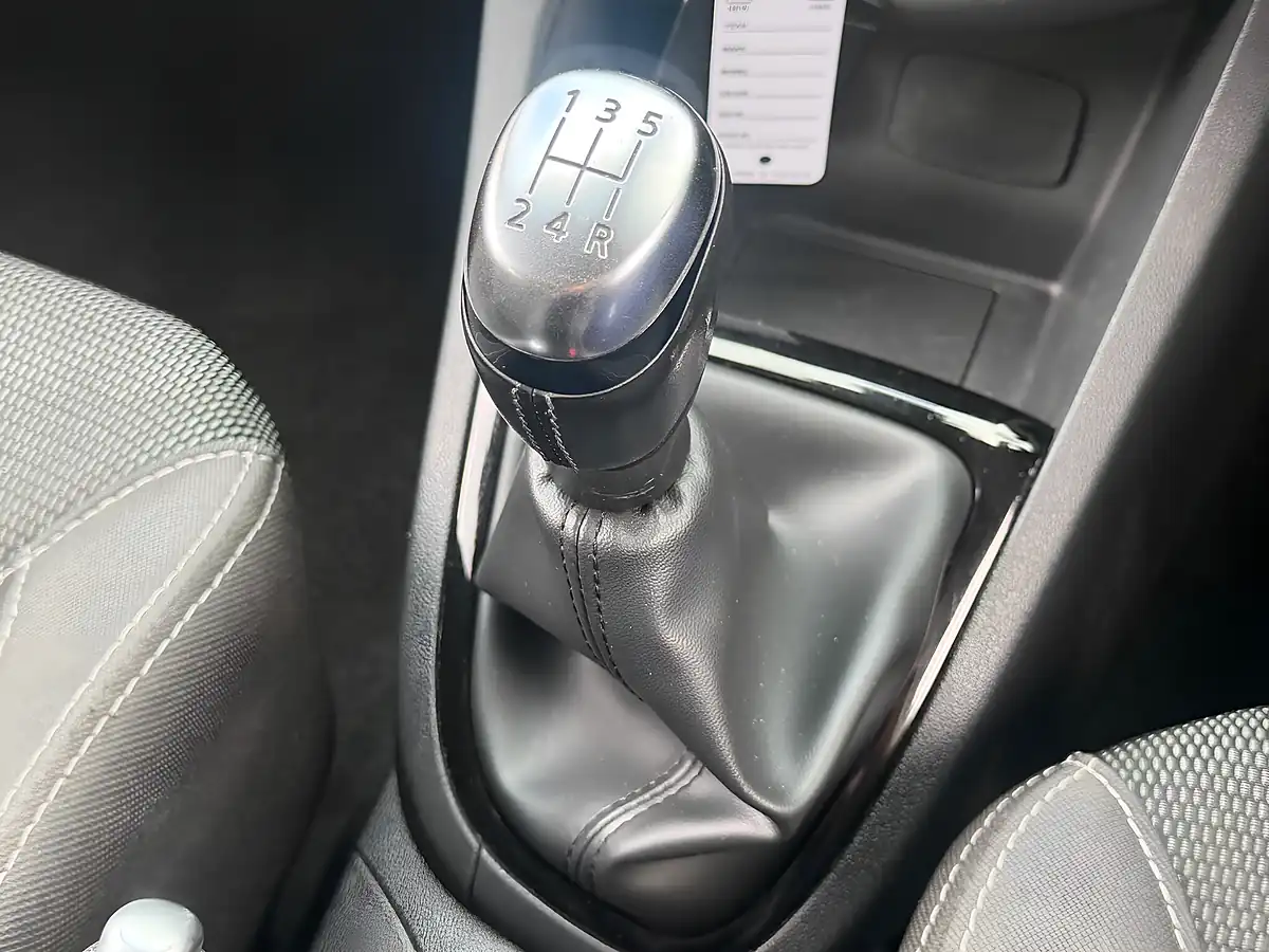 Used 2017 Renault Clio Dynamique Nav Mercury - Interior and Exterior details 18