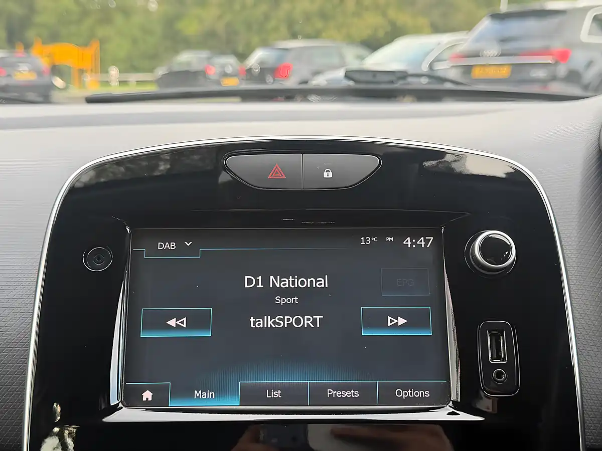 Used 2017 Renault Clio Dynamique Nav Mercury - Interior and Exterior details 19