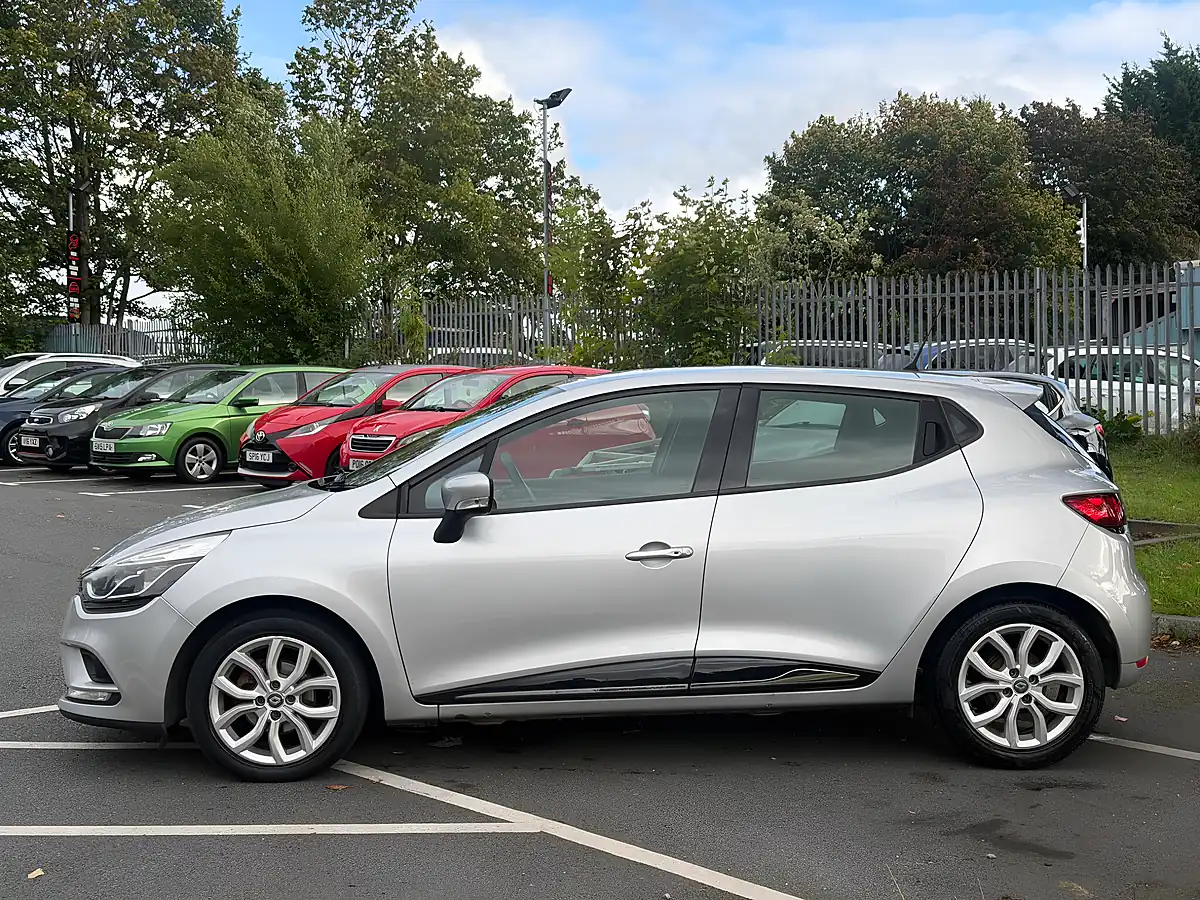 Used 2017 Renault Clio Dynamique Nav Mercury - Interior and Exterior details 3