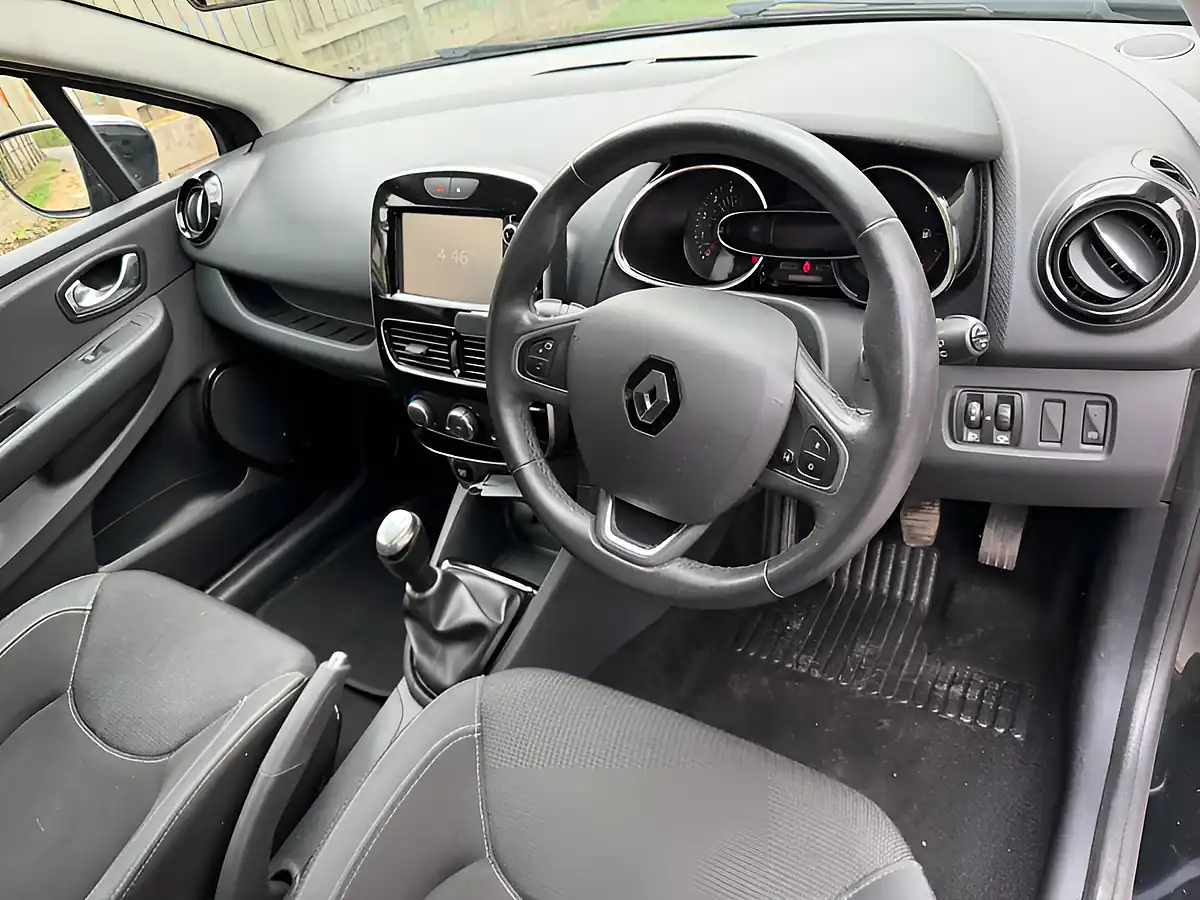 Used 2017 Renault Clio Dynamique Nav Noir - Interior and Exterior details 12
