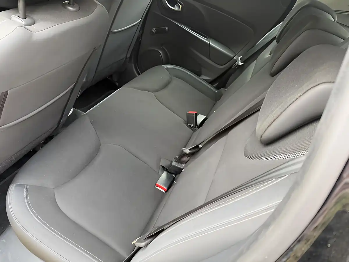 Used 2017 Renault Clio Dynamique Nav Noir - Interior and Exterior details 14