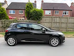 Used 2017 Renault Clio Dynamique Nav Noir - Interior and Exterior details 4