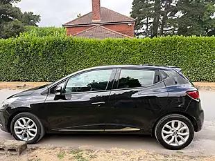 Used 2017 Renault Clio Dynamique Nav Noir - Interior and Exterior details 8