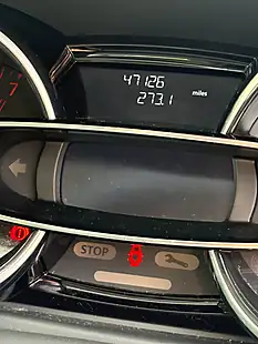 Used 2017 Renault Clio Dynamique Nav Red - Interior and Exterior details 11