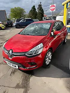 Used 2017 Renault Clio Dynamique Nav Red - Interior and Exterior details 2